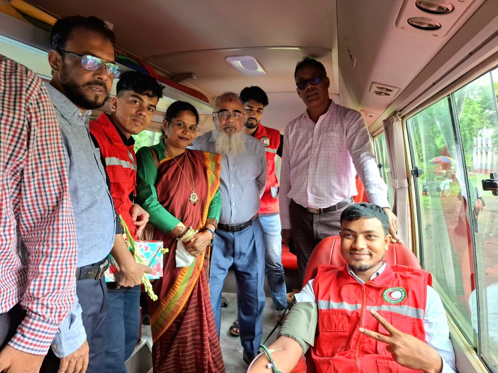 রক্তদান একটি মহৎ কাজ- অধ্যক্ষ প্রফেসর আবুল আনাম মো. রিয়াজ